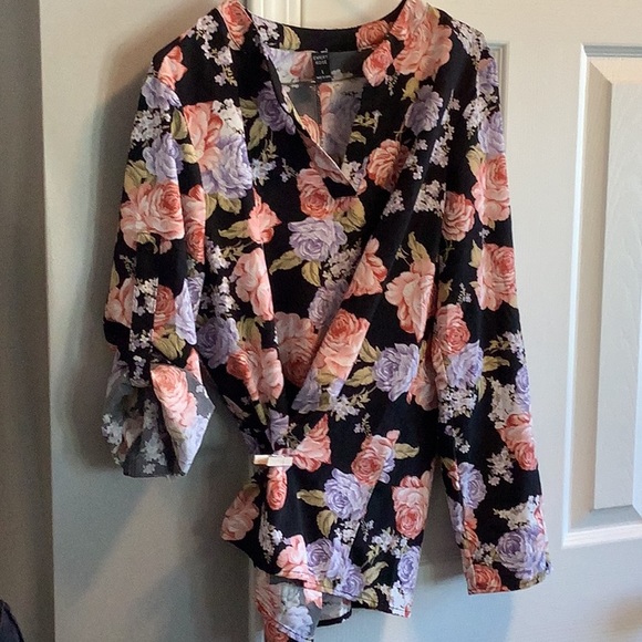 EMERY ROSE. Floral pattern …Size L - Picture 5 of 8